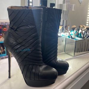 Valentino 140mm leather bootie. Used. Size 39.